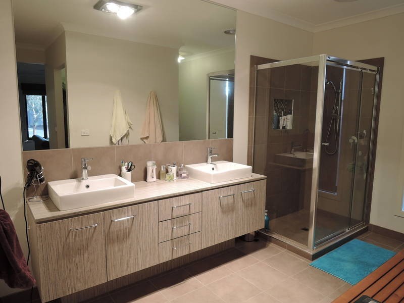 5 Amsterdam Avenue, Tarneit VIC 3029