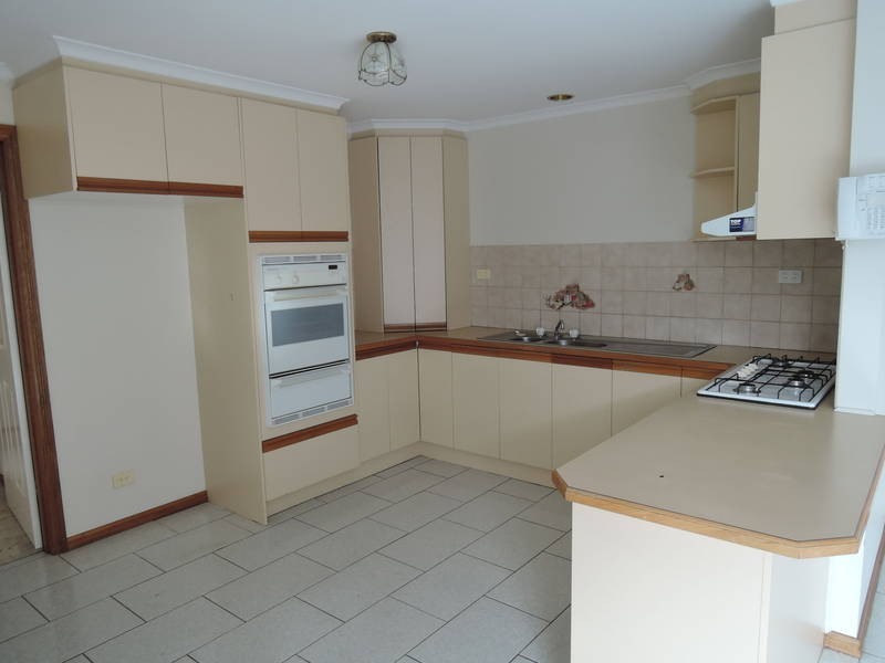 1/14 Hotham Crescent, Hoppers Crossing VIC 3029