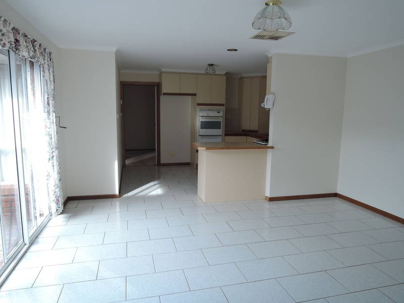 1/14 Hotham Crescent, Hoppers Crossing VIC 3029