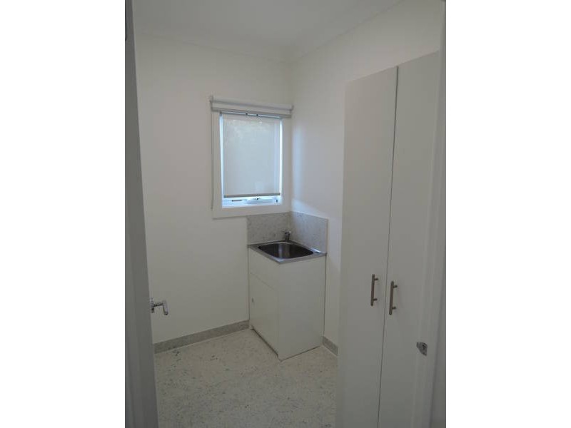 2/15 Golden Avenue East, Werribee VIC 3030