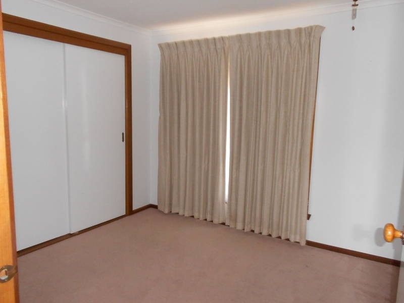 2/2 East Gateway, Wyndham Vale VIC 3024