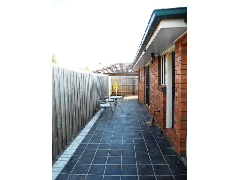 2/2 East Gateway, Wyndham Vale VIC 3024