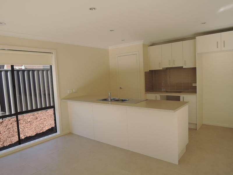 6 Ixora Crescent, Wyndham Vale VIC 3024