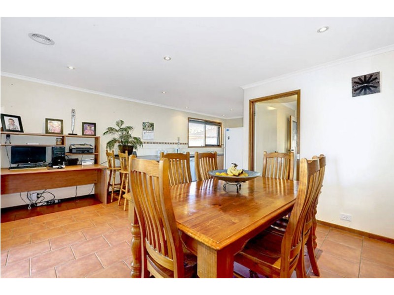 9 Moss Close, Hoppers Crossing VIC 3029