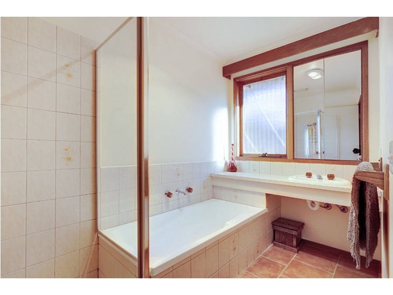 9 Moss Close, Hoppers Crossing VIC 3029