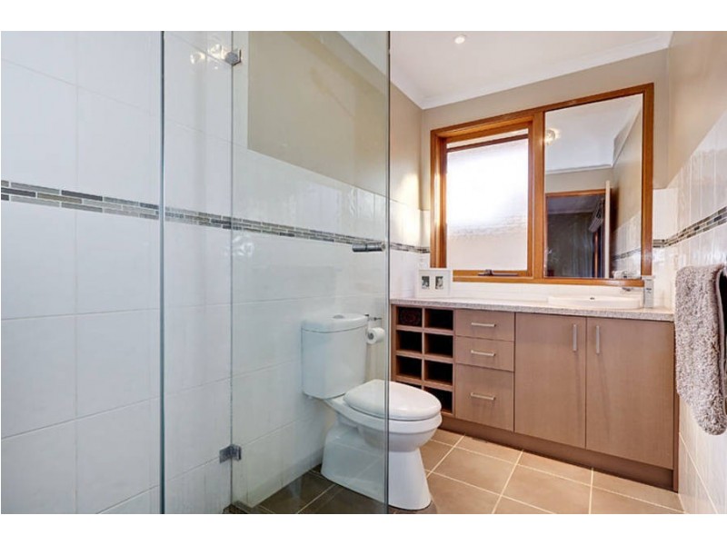 9 Moss Close, Hoppers Crossing VIC 3029