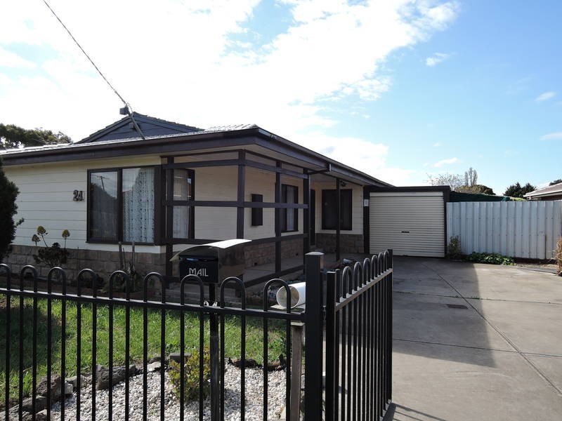 24 Swallow Street, Werribee VIC 3030