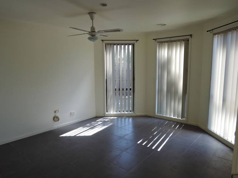 33 Thames Boulevard, Werribee VIC 3030