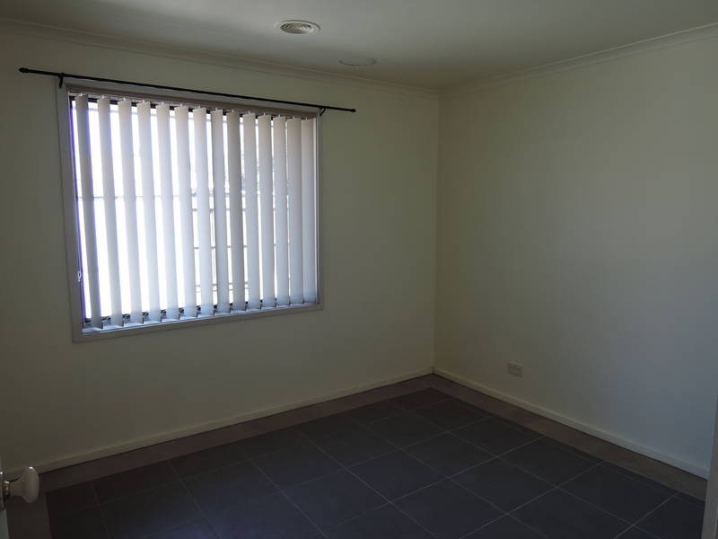 33 Thames Boulevard, Werribee VIC 3030