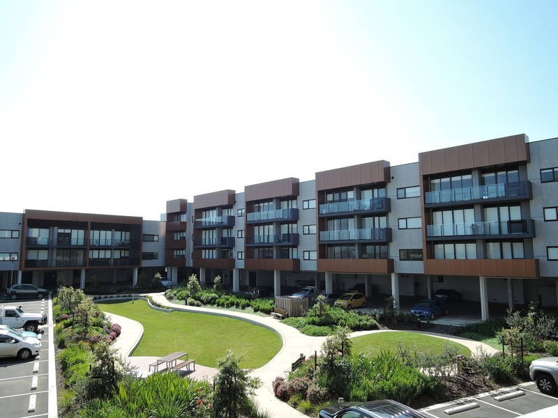 126/50 Catamaran Drive, Werribee South VIC 3030