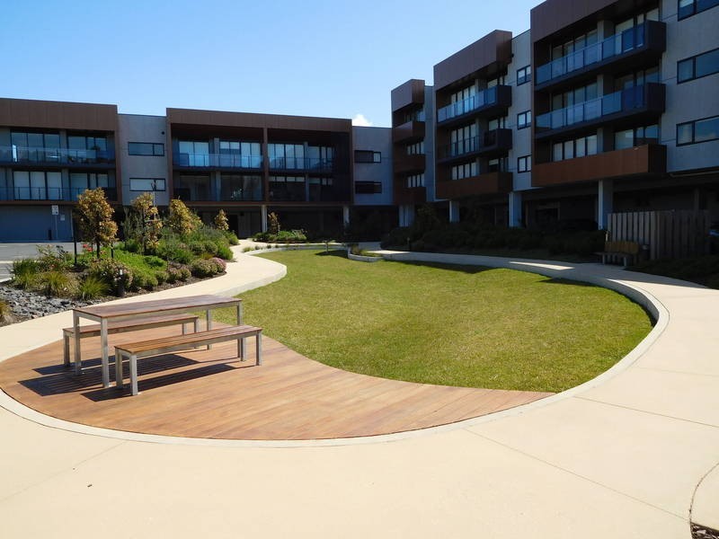 126/50 Catamaran Drive, Werribee South VIC 3030