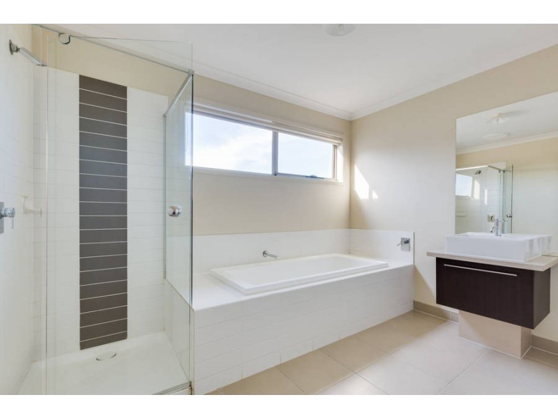 38 Lookout Way, Tarneit VIC 3029