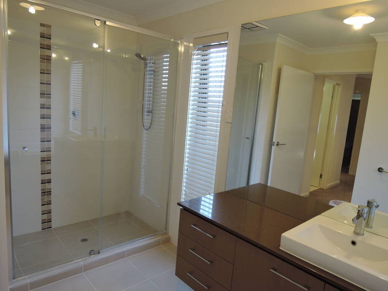 25 Hawker Street, Williams Landing VIC 3027