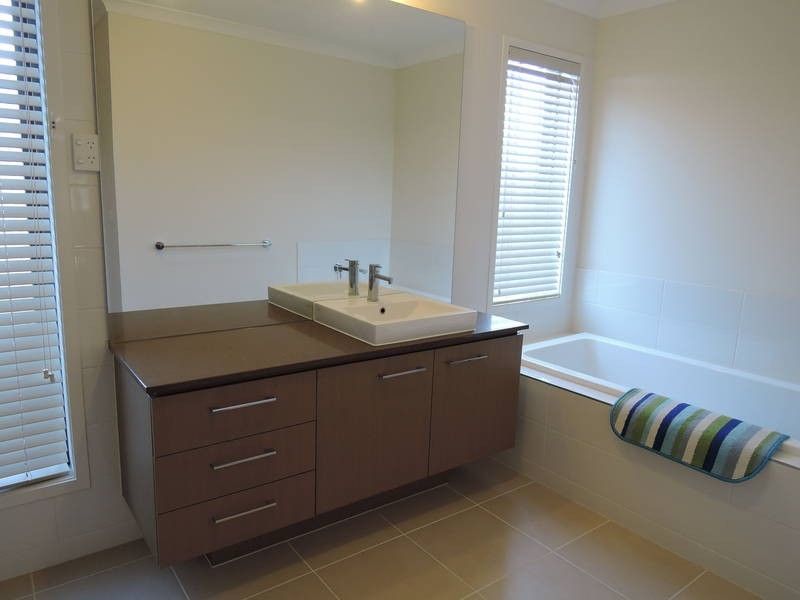 25 Hawker Street, Williams Landing VIC 3027