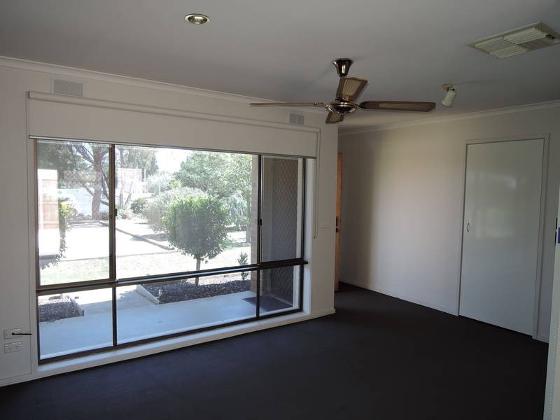 27/17 Lauraville Avenue, Werribee VIC 3030