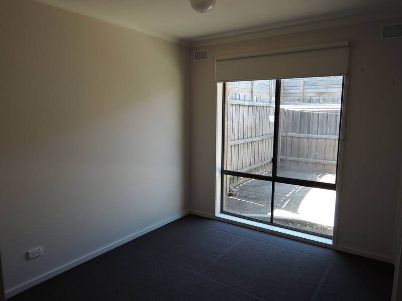 27/17 Lauraville Avenue, Werribee VIC 3030