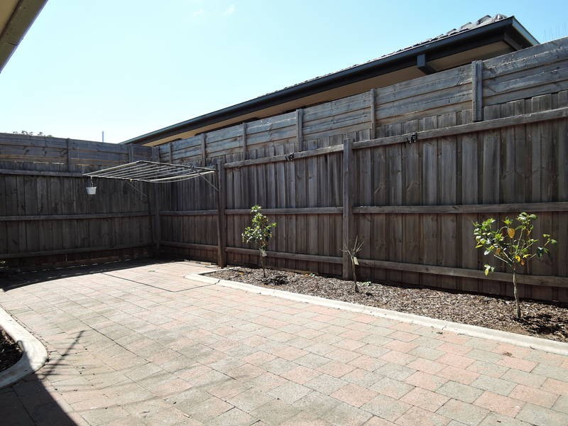 27/17 Lauraville Avenue, Werribee VIC 3030