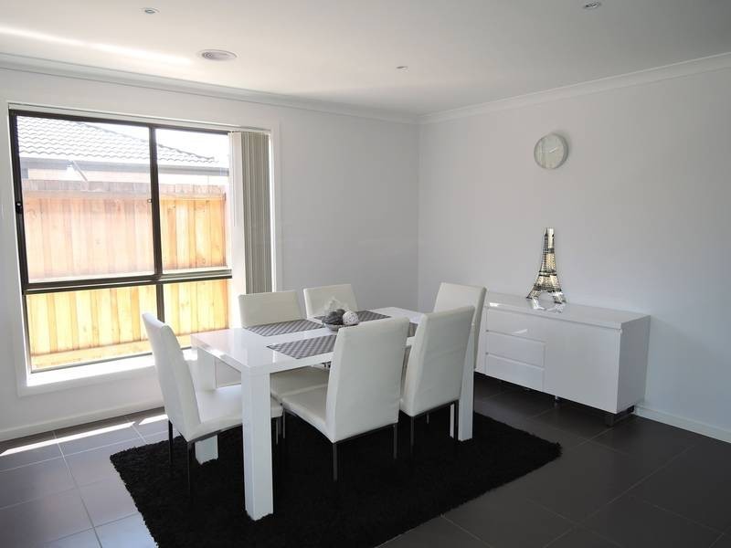 2/3 Mark Drive, Tarneit VIC 3029