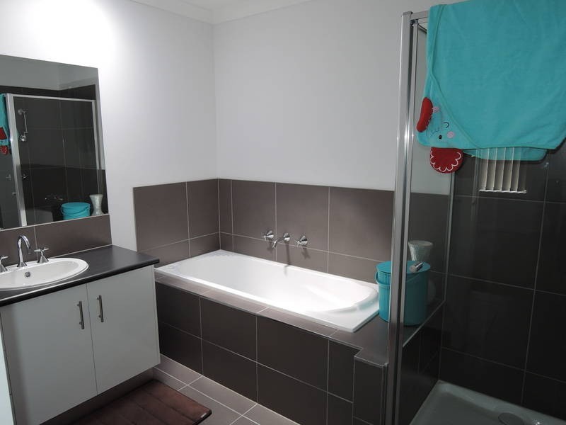 2/3 Mark Drive, Tarneit VIC 3029