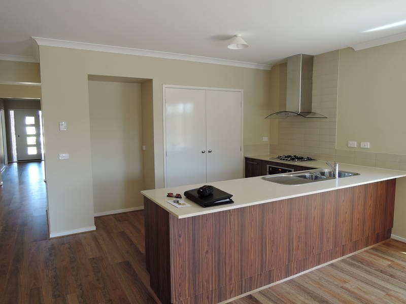 9 Shipwright Parade, Werribee VIC 3030