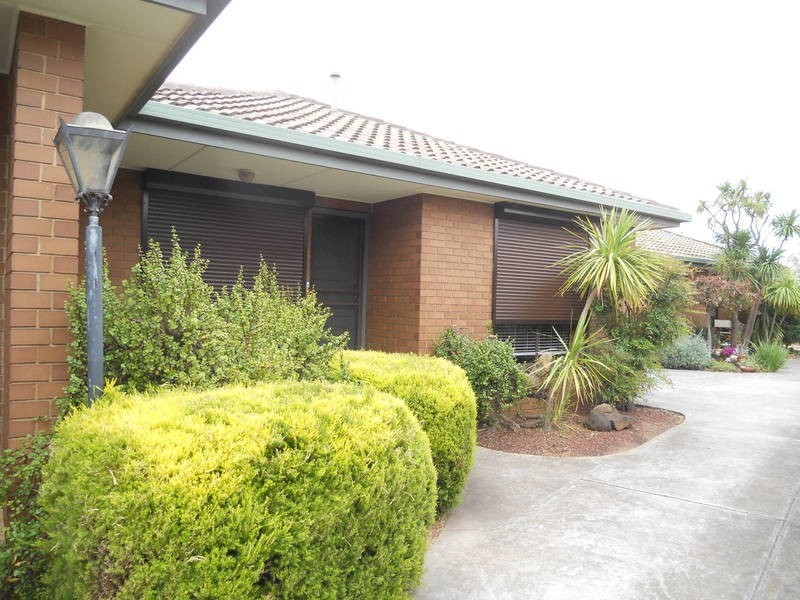 2/11 Rainsford Street, Werribee VIC 3030