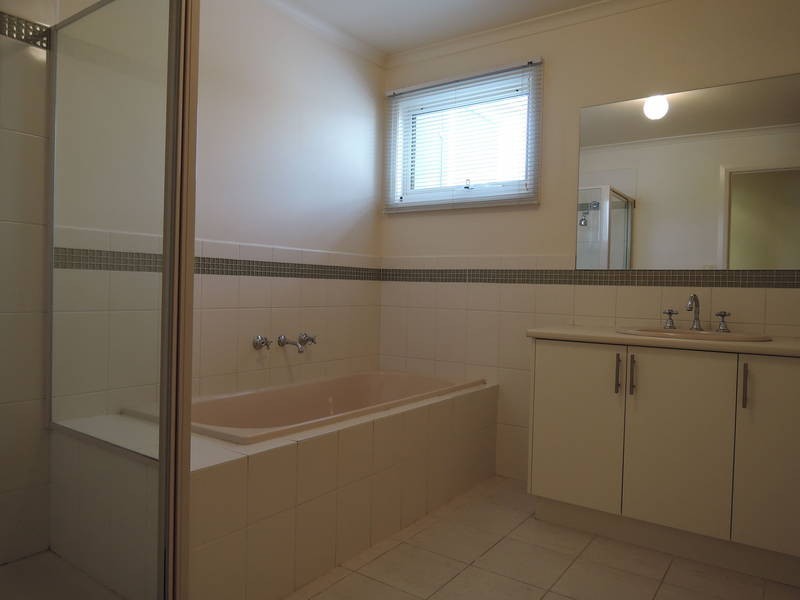 1A  Edgar Street, Werribee VIC 3030