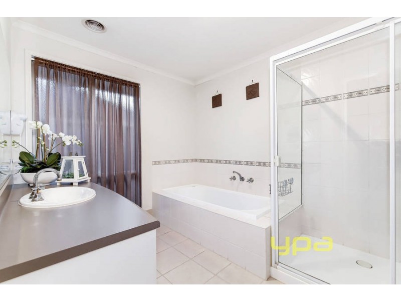 8 Waratah Road, Werribee VIC 3030