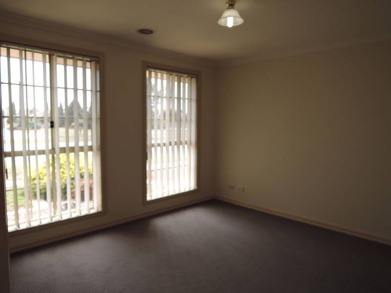 1/111 Hogans Road, Hoppers Crossing VIC 3029