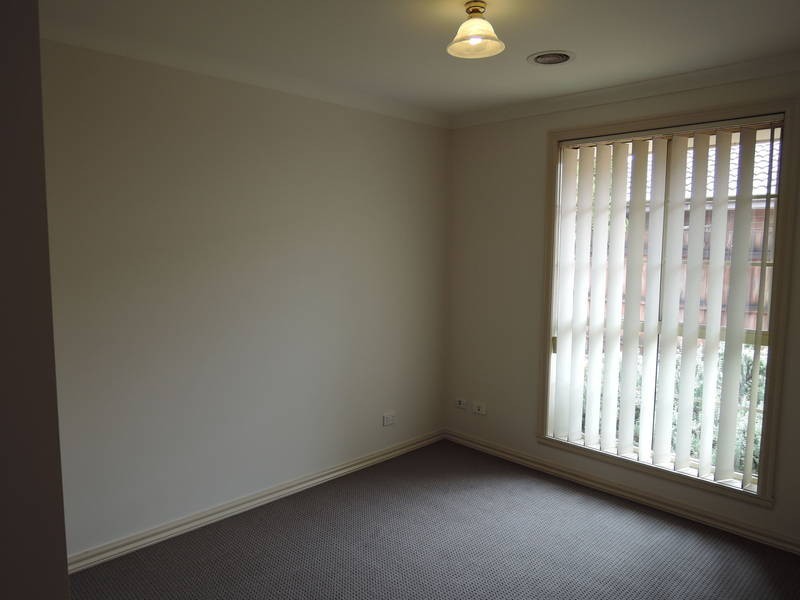 1/111 Hogans Road, Hoppers Crossing VIC 3029