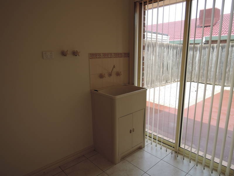1/111 Hogans Road, Hoppers Crossing VIC 3029