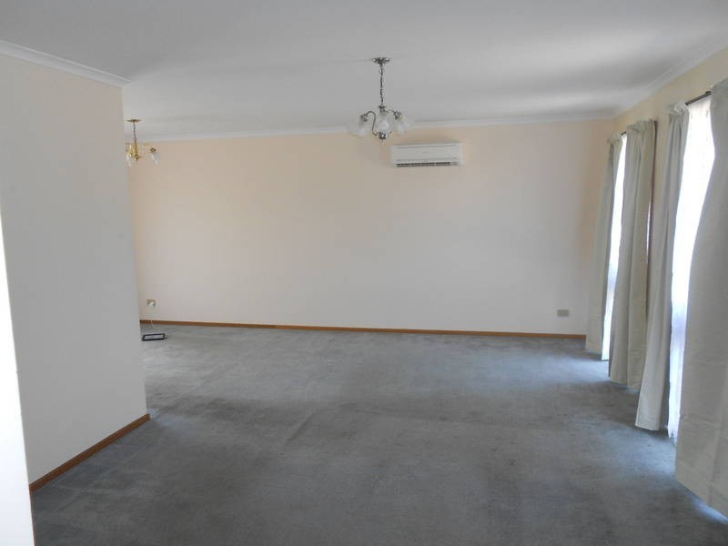 5 Greenshank Court, Werribee VIC 3030