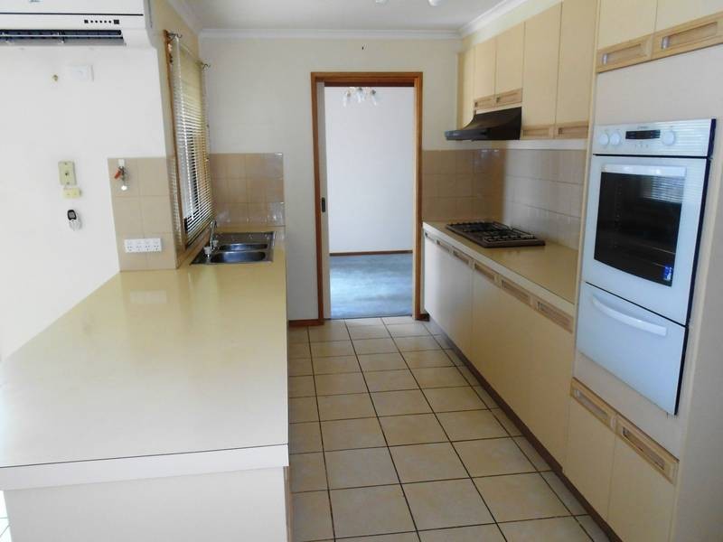 5 Greenshank Court, Werribee VIC 3030