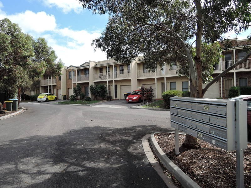 5/14 Mickleton Grove, Point Cook VIC 3030