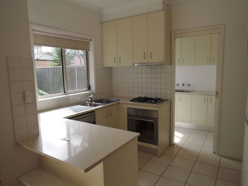 5/14 Mickleton Grove, Point Cook VIC 3030
