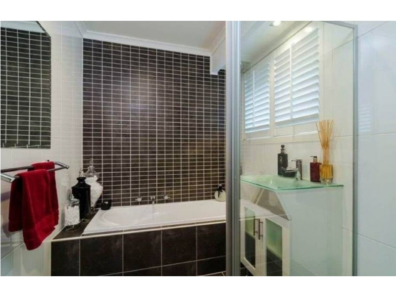 16 Westminster Drive, Werribee VIC 3030