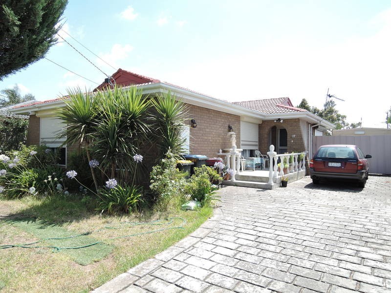 17 Somerset Close, Werribee VIC 3030