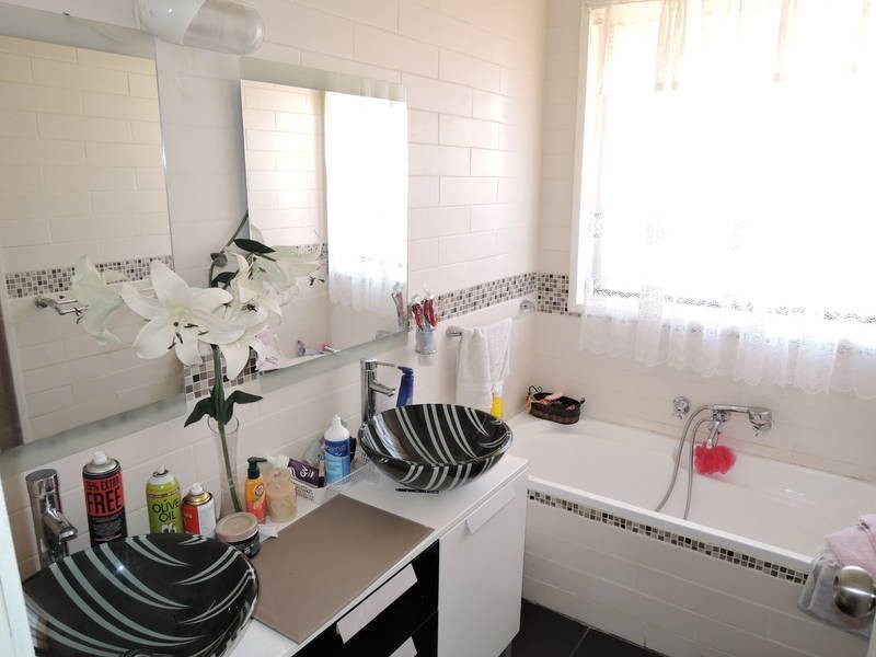 17 Somerset Close, Werribee VIC 3030