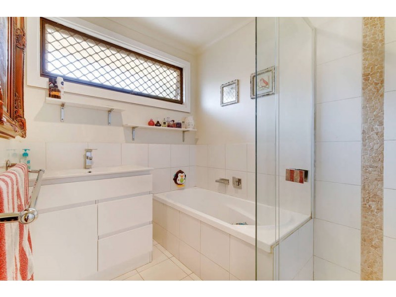 10 Rowes Road, Werribee VIC 3030