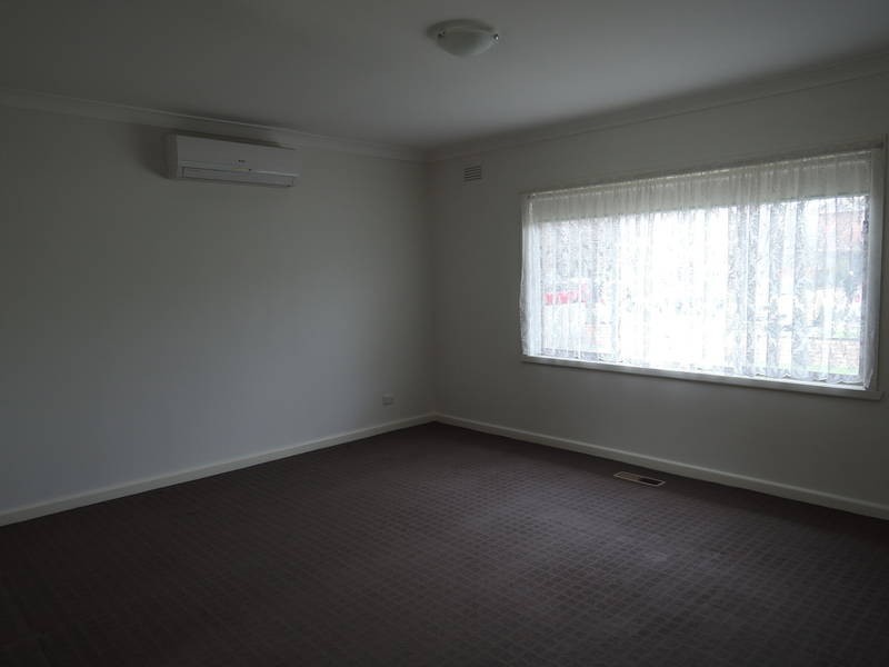 16 Deutgam Street, Werribee VIC 3030