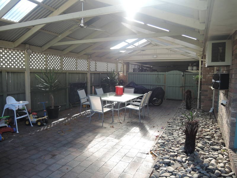 9 Olivetree Close, Werribee VIC 3030