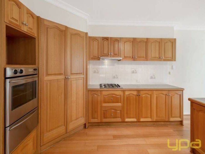 60 Tournament Drive, Sanctuary Lakes VIC 3030