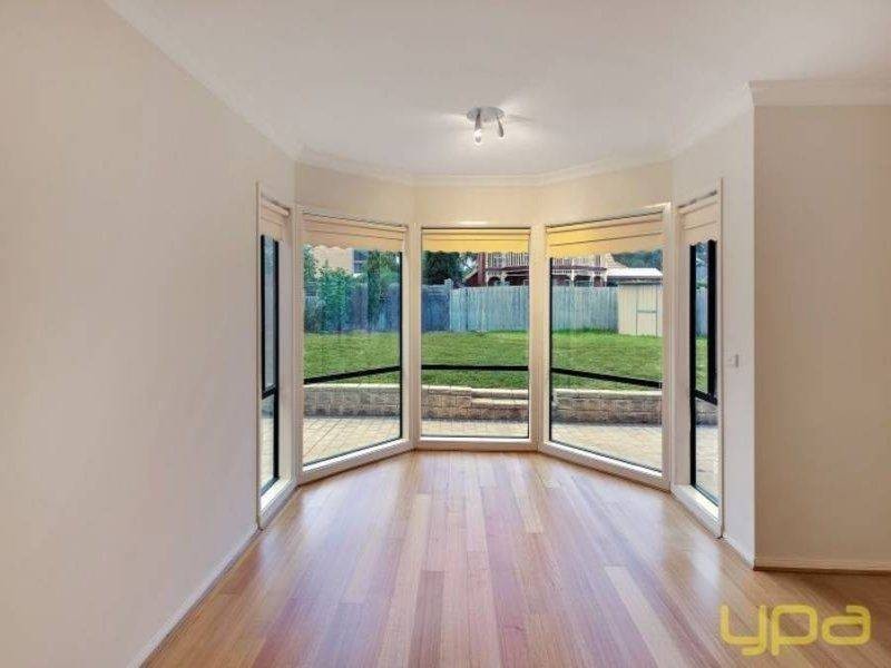 60 Tournament Drive, Sanctuary Lakes VIC 3030