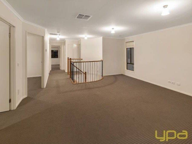 60 Tournament Drive, Sanctuary Lakes VIC 3030