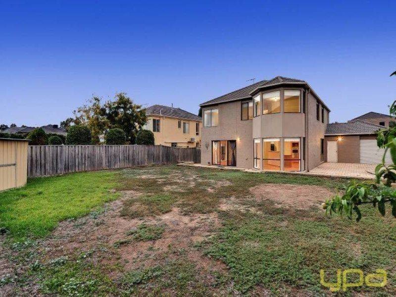 60 Tournament Drive, Sanctuary Lakes VIC 3030