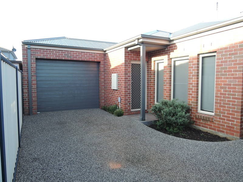 2/12 Trinca Court, Werribee VIC 3030