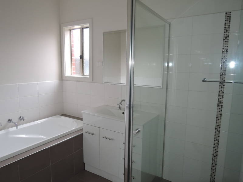 2/12 Trinca Court, Werribee VIC 3030