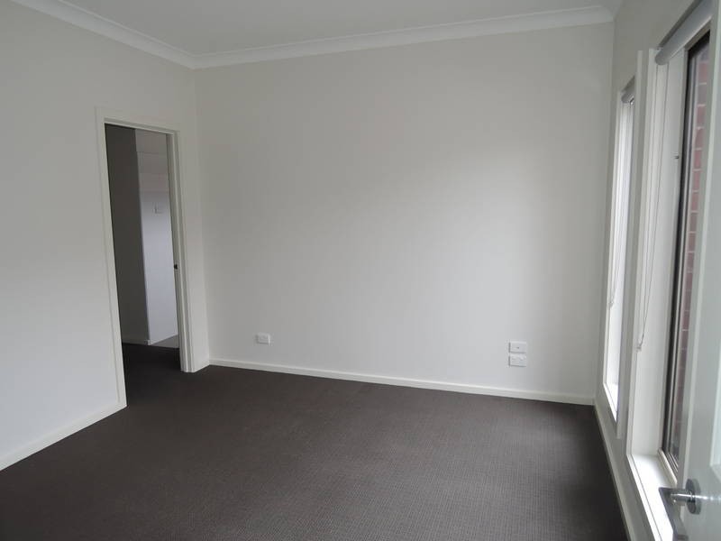 2/12 Trinca Court, Werribee VIC 3030