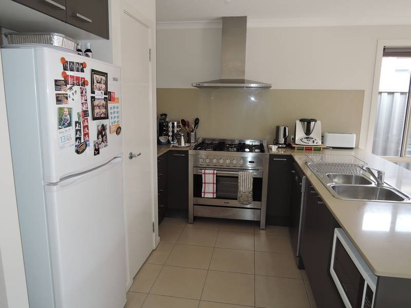 2/81 Princes Highway, Werribee VIC 3030