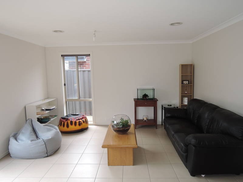 2/81 Princes Highway, Werribee VIC 3030