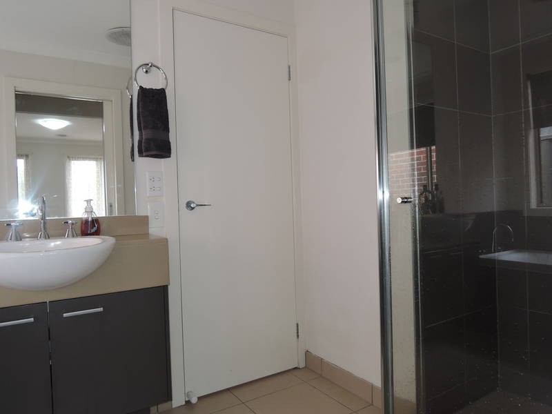 2/81 Princes Highway, Werribee VIC 3030